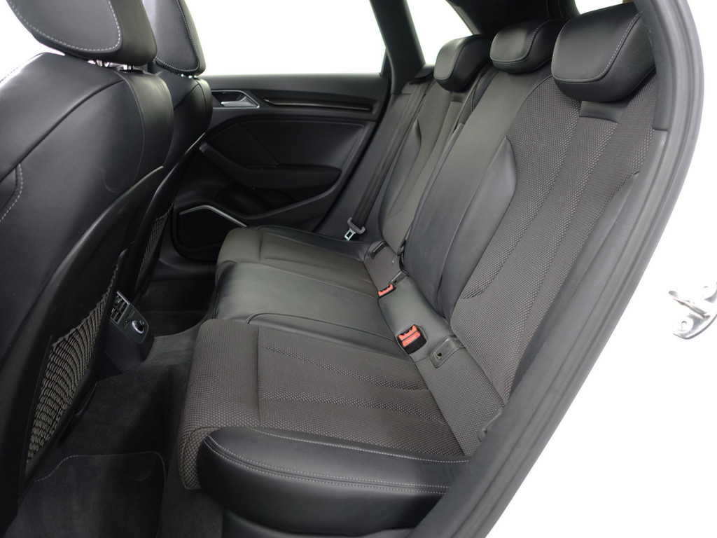
								Audi A3 Sportback 35 TFSI S Black Optic Aut- Panodak, Bang Olufsen, Carbon, Virtual cockpit, Xenon Led, Ada Cruise, Sfeerverlichting, vol									