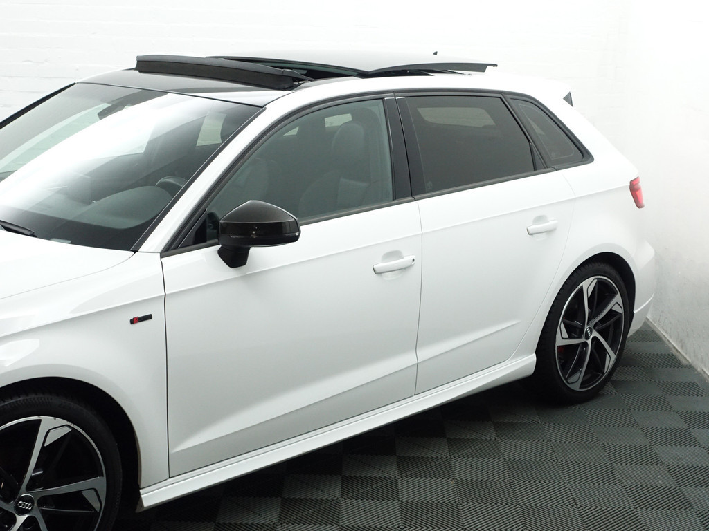 
								Audi A3 Sportback 35 TFSI S Black Optic Aut- Panodak, Bang Olufsen, Carbon, Virtual cockpit, Xenon Led, Ada Cruise, Sfeerverlichting, vol									