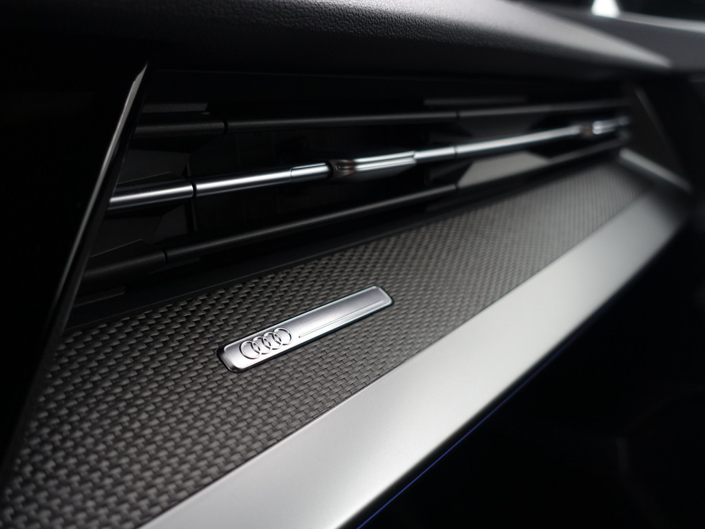 
Audi A3 Sportback 45 TFSI e 285pk S Competition Aut- Bang Olufsen, Head Up, Design Interieur, Sfeerverlichting, Xenon Led Matrix, CarPlay vol									