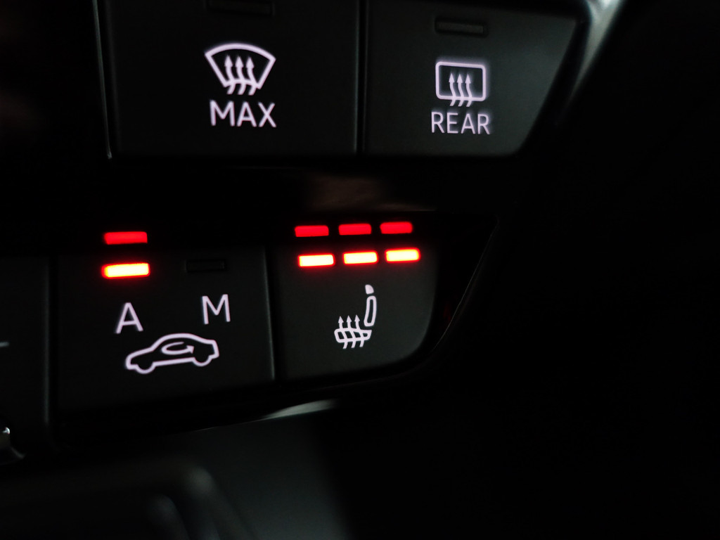 
Audi A3 Sportback 45 TFSI e 285pk S Competition Aut- Bang Olufsen, Head Up, Design Interieur, Sfeerverlichting, Xenon Led Matrix, CarPlay vol									