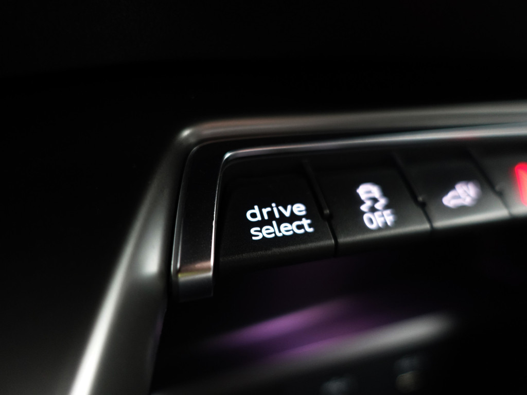 
Audi A3 Sportback 45 TFSI e 285pk S Competition Aut- Bang Olufsen, Head Up, Design Interieur, Sfeerverlichting, Xenon Led Matrix, CarPlay vol									