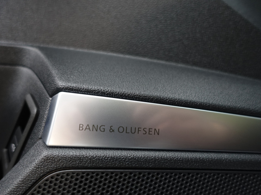 
Audi A3 Sportback 45 TFSI e 285pk S Competition Aut- Bang Olufsen, Head Up, Design Interieur, Sfeerverlichting, Xenon Led Matrix, CarPlay vol									