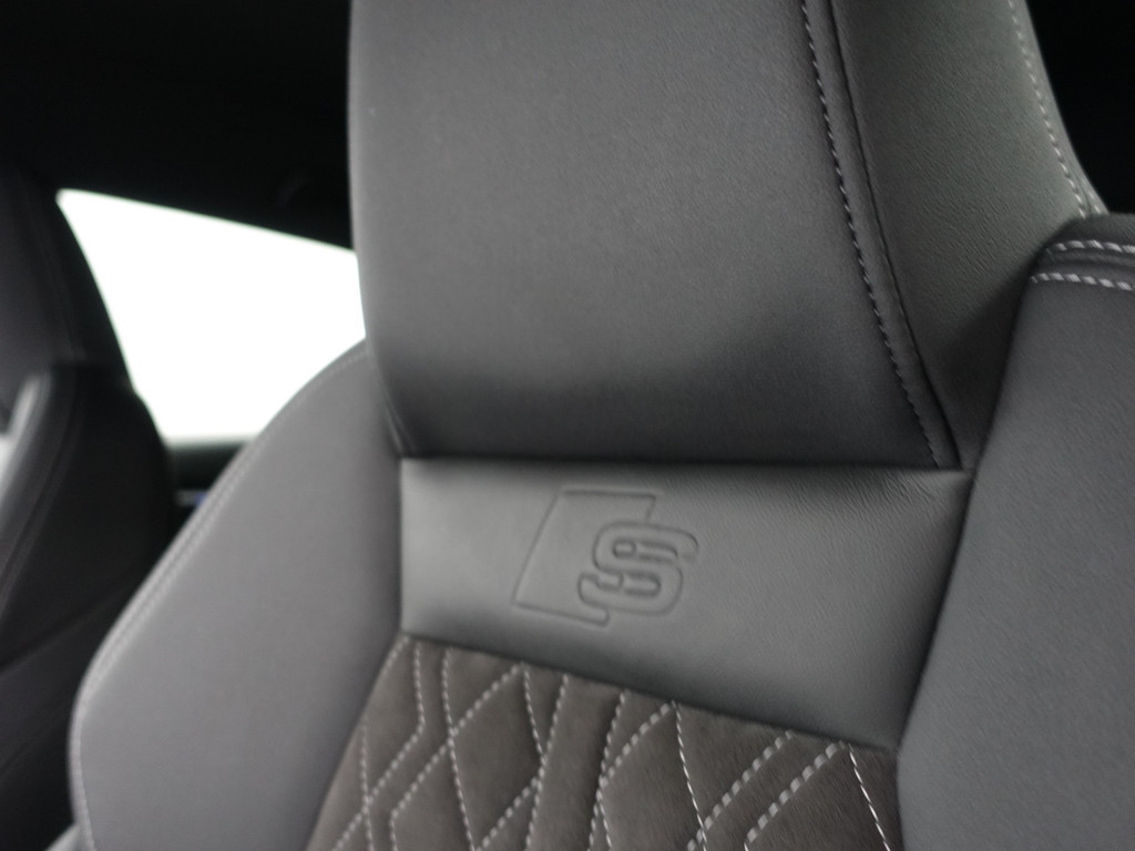 
Audi A3 Sportback 45 TFSI e 285pk S Competition Aut- Bang Olufsen, Head Up, Design Interieur, Sfeerverlichting, Xenon Led Matrix, CarPlay vol									