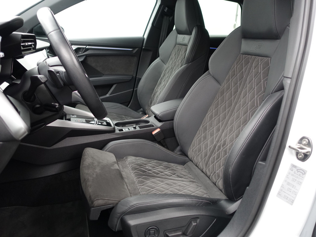 
Audi A3 Sportback 45 TFSI e 285pk S Competition Aut- Bang Olufsen, Head Up, Design Interieur, Sfeerverlichting, Xenon Led Matrix, CarPlay vol									
