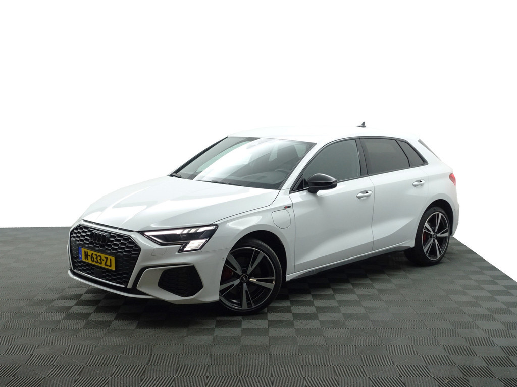 
Audi A3 Sportback 45 TFSI e 285pk S Competition Aut- Bang Olufsen, Head Up, Design Interieur, Sfeerverlichting, Xenon Led Matrix, CarPlay vol									