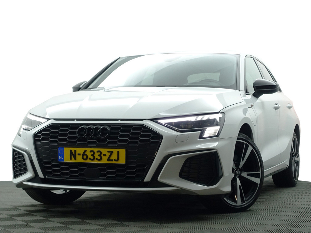 
Audi A3 Sportback 45 TFSI e 285pk S Competition Aut- Bang Olufsen, Head Up, Design Interieur, Sfeerverlichting, Xenon Led Matrix, CarPlay vol									