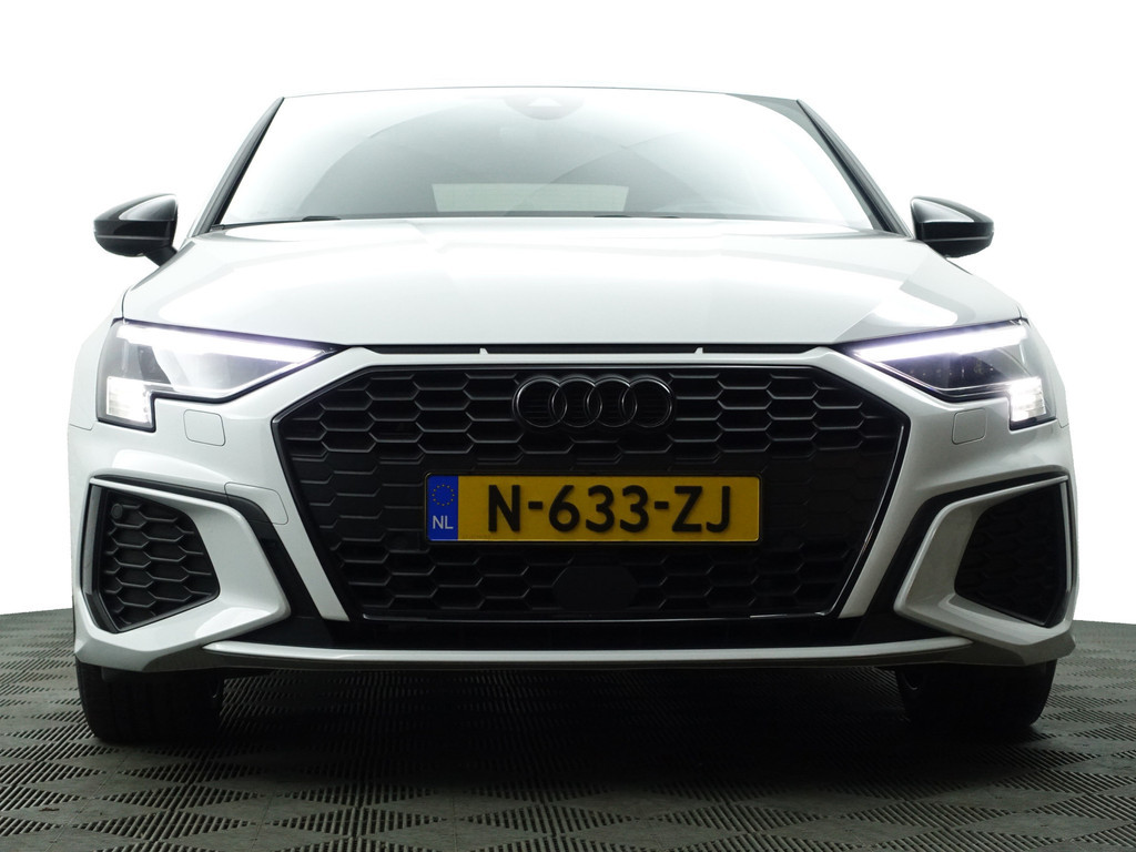 
Audi A3 Sportback 45 TFSI e 285pk S Competition Aut- Bang Olufsen, Head Up, Design Interieur, Sfeerverlichting, Xenon Led Matrix, CarPlay vol									