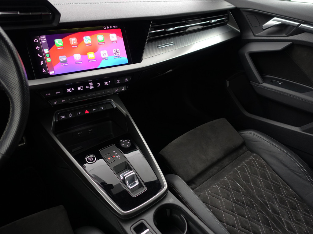
Audi A3 Sportback 45 TFSI e S Competition Black Optic Aut- Panodak, Sfeerverlichting, Bang Olufsen, CarPlay, Dynamic Select vol									