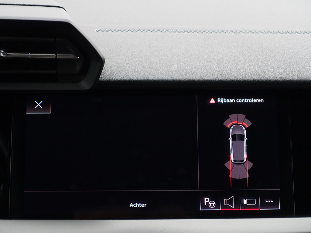 
Audi A3 Sportback 45 TFSI e S Competition Black Optic Aut- Panodak, Sfeerverlichting, Bang Olufsen, CarPlay, Dynamic Select vol									