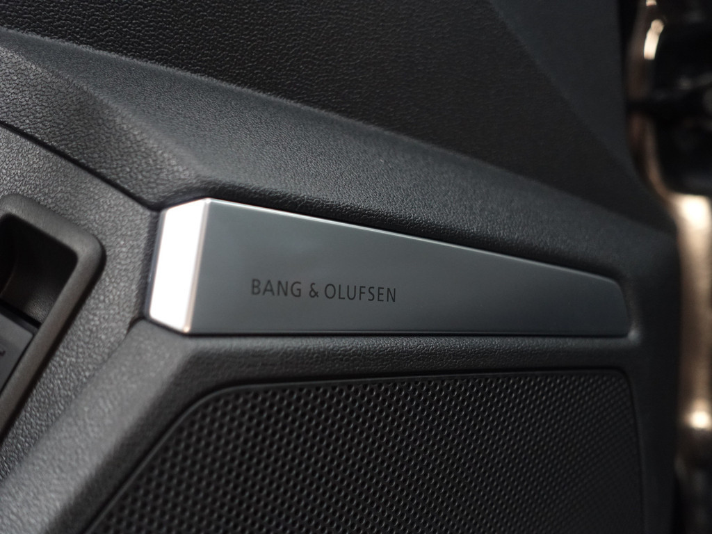 
Audi A3 Sportback 45 TFSI e S Competition Black Optic Aut- Panodak, Sfeerverlichting, Bang Olufsen, CarPlay, Dynamic Select vol									