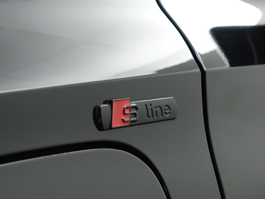 
Audi A3 Sportback 45 TFSI e S Competition Black Optic Aut- Panodak, Sfeerverlichting, Bang Olufsen, CarPlay, Dynamic Select vol									