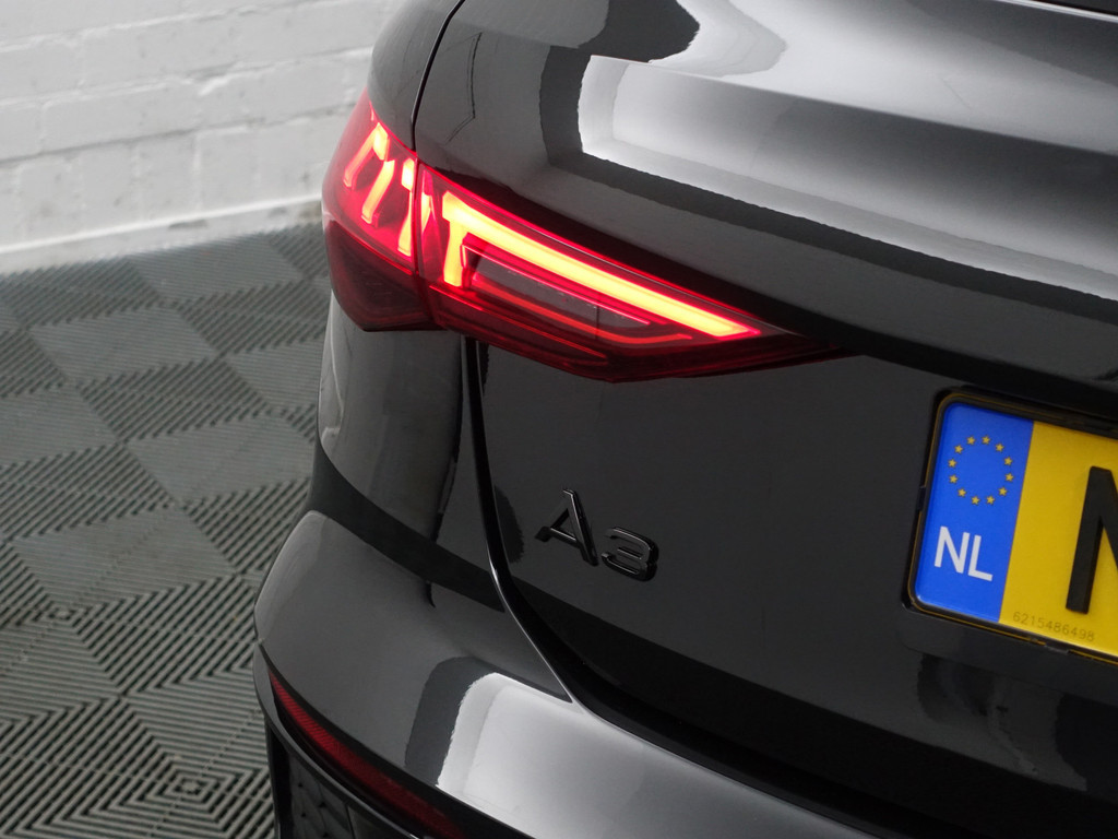 
Audi A3 Sportback 45 TFSI e S Competition Black Optic Aut- Panodak, Sfeerverlichting, Bang Olufsen, CarPlay, Dynamic Select vol									