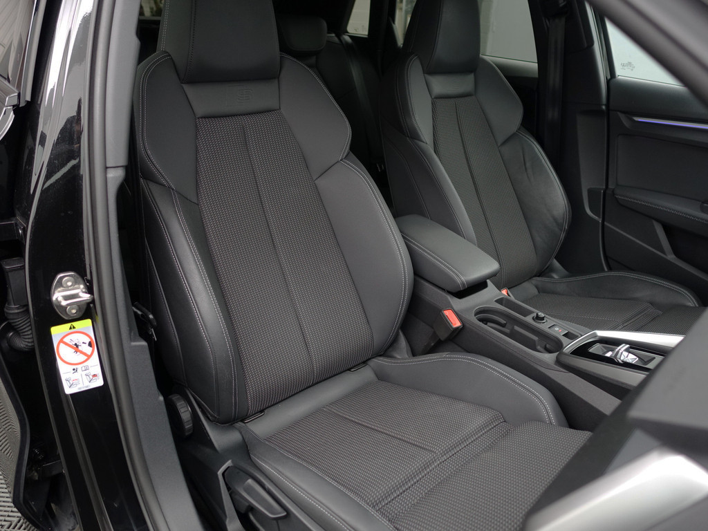 
Audi A3 Sportback 35 TFSI S Line Black Optic Aut- Bang Olufsen, Sfeerverlichting, Park Assist, Xenon Led, CarPlay, Dynamic Select vol									