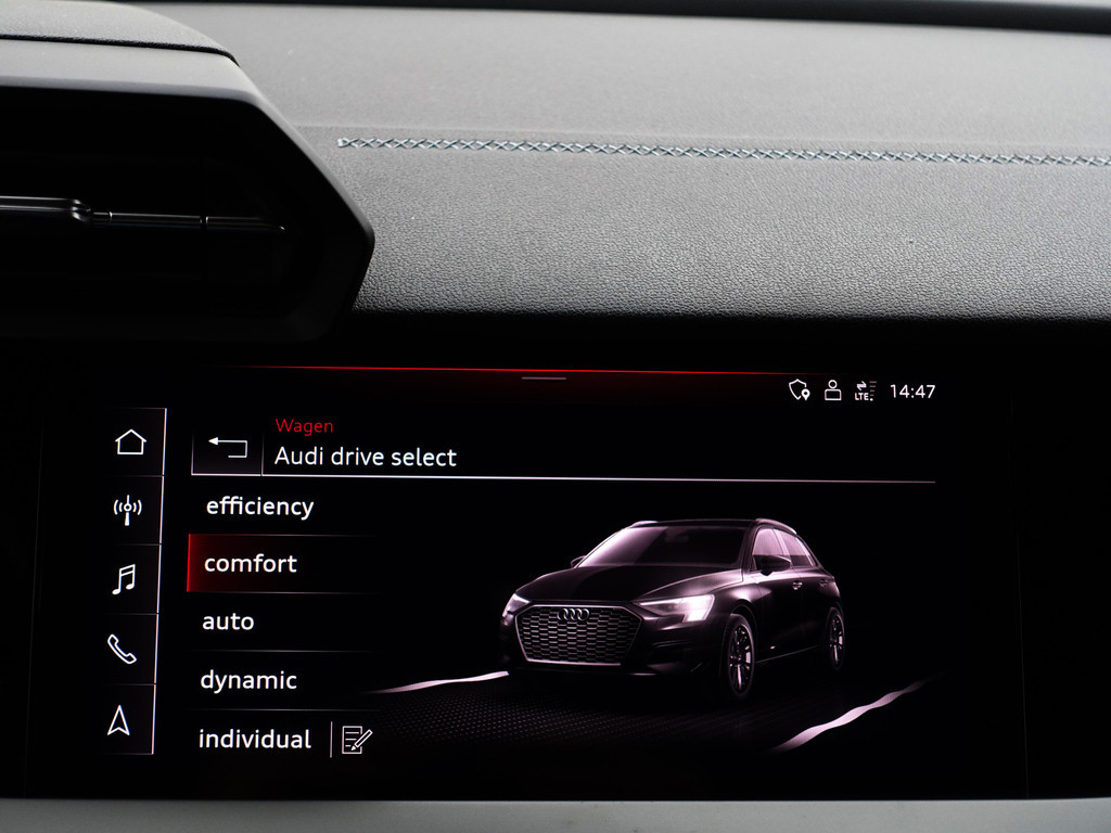 
Audi A3 Sportback 35 TFSI S Line Black Optic Aut- Bang Olufsen, Sfeerverlichting, Park Assist, Xenon Led, CarPlay, Dynamic Select vol									