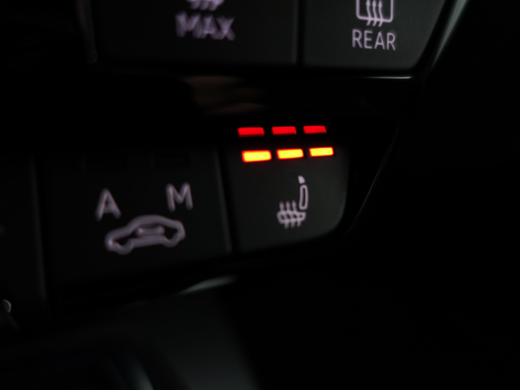 
Audi A3 Sportback 35 TFSI S Line Black Optic Aut- Bang Olufsen, Sfeerverlichting, Park Assist, Xenon Led, CarPlay, Dynamic Select vol									