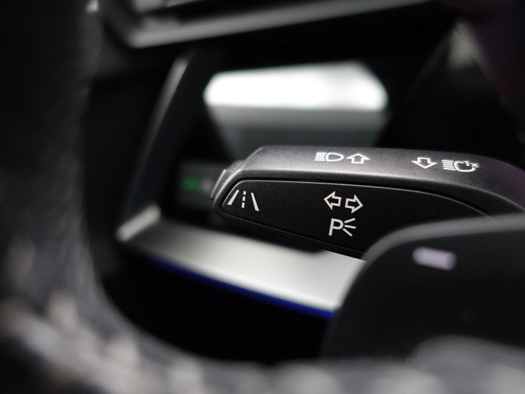 
Audi A3 Sportback 35 TFSI S Line Black Optic Aut- Bang Olufsen, Sfeerverlichting, Park Assist, Xenon Led, CarPlay, Dynamic Select vol									