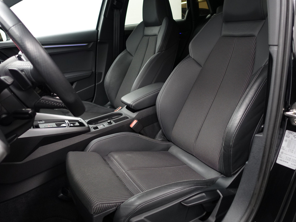 
Audi A3 Sportback 35 TFSI S Line Black Optic Aut- Bang Olufsen, Sfeerverlichting, Park Assist, Xenon Led, CarPlay, Dynamic Select vol									