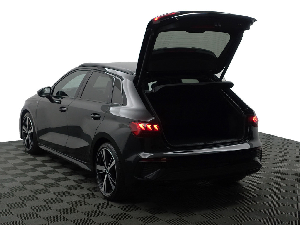 
Audi A3 Sportback 35 TFSI S Line Black Optic Aut- Bang Olufsen, Sfeerverlichting, Park Assist, Xenon Led, CarPlay, Dynamic Select vol									