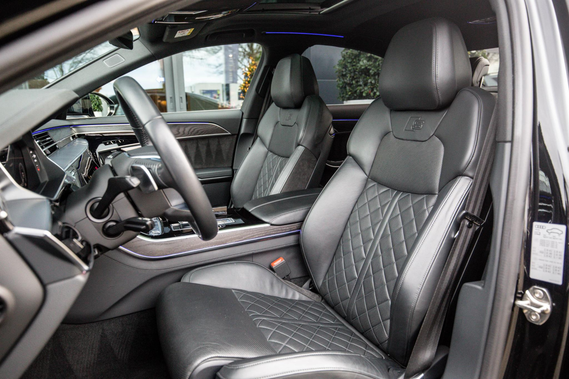 
								Audi A8 60 TFSI e Quattro Pro Line Plus vol									
