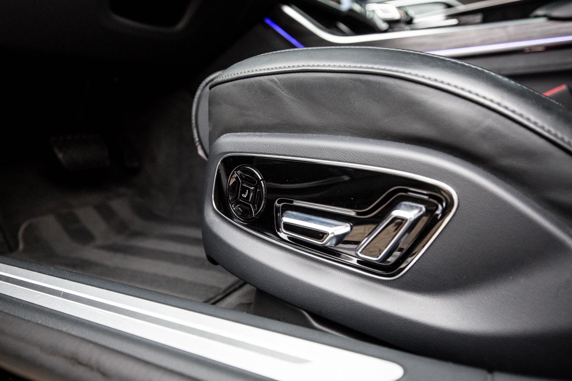 
								Audi A8 60 TFSI e Quattro Pro Line Plus vol									