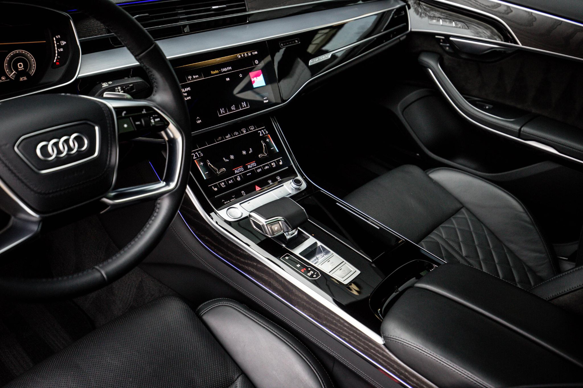 
								Audi A8 60 TFSI e Quattro Pro Line Plus vol									