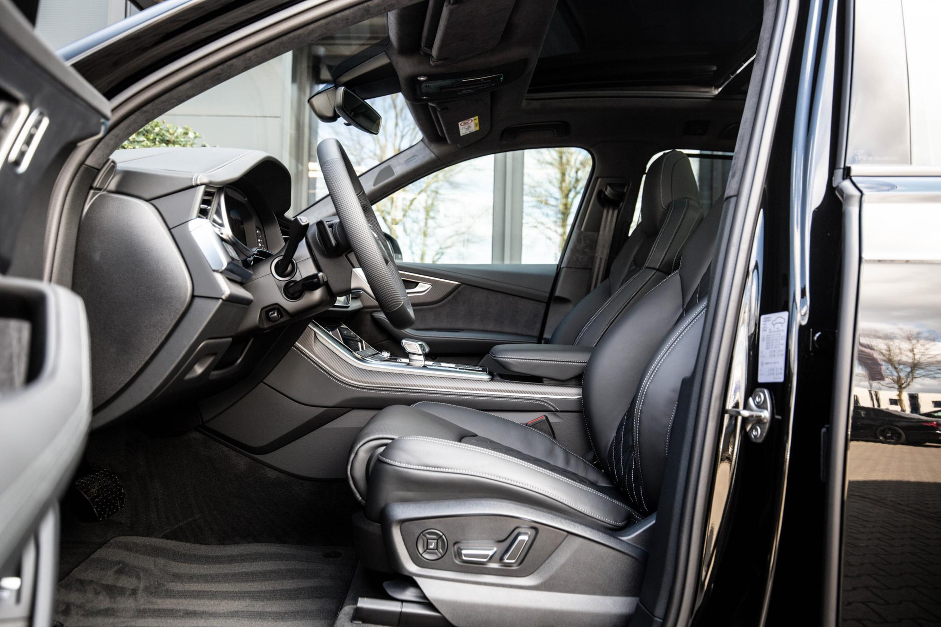 
Audi Q7 60 TFSI e vol									