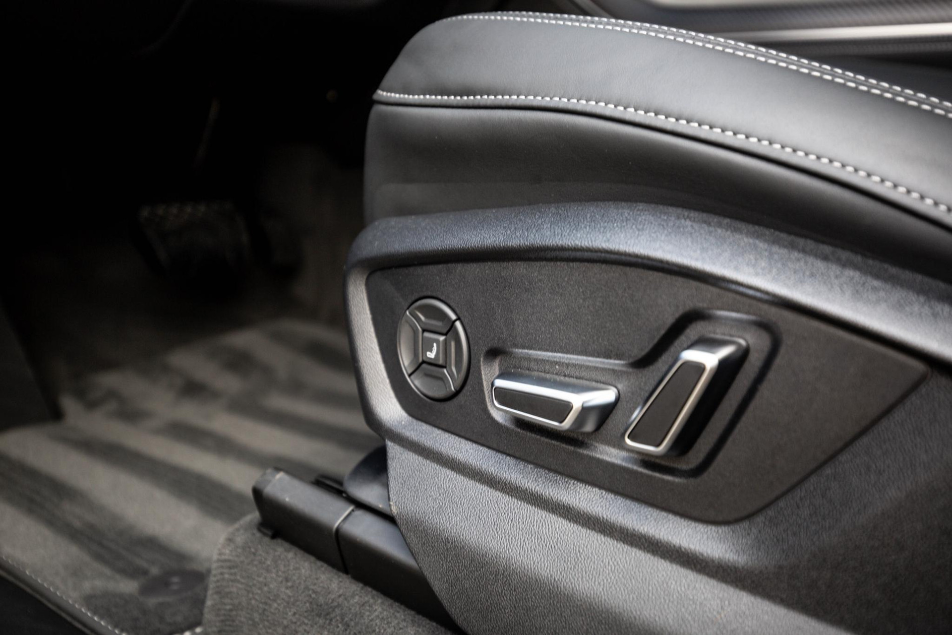 
Audi Q7 60 TFSI e vol									