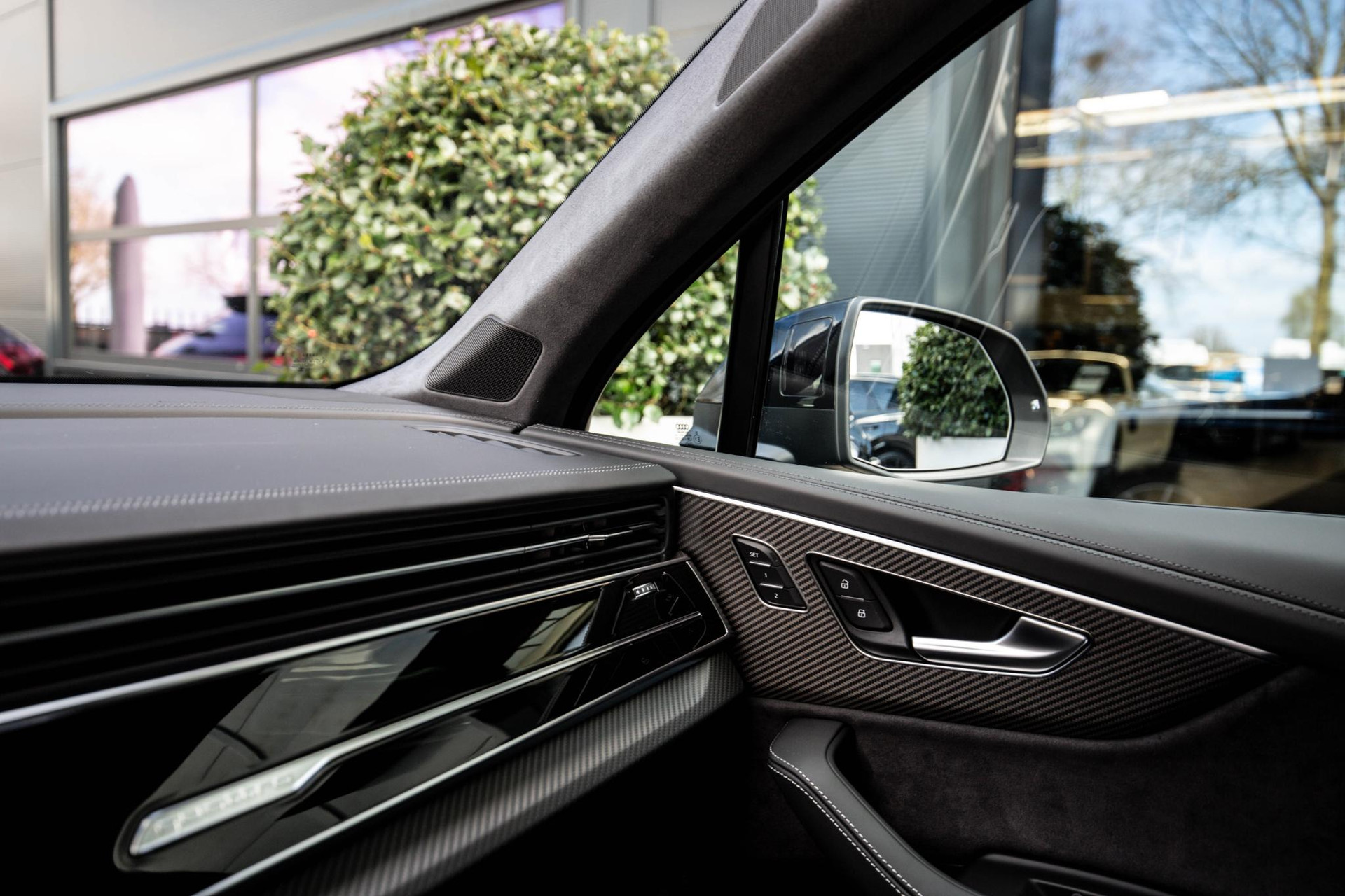 
Audi Q7 60 TFSI e vol									