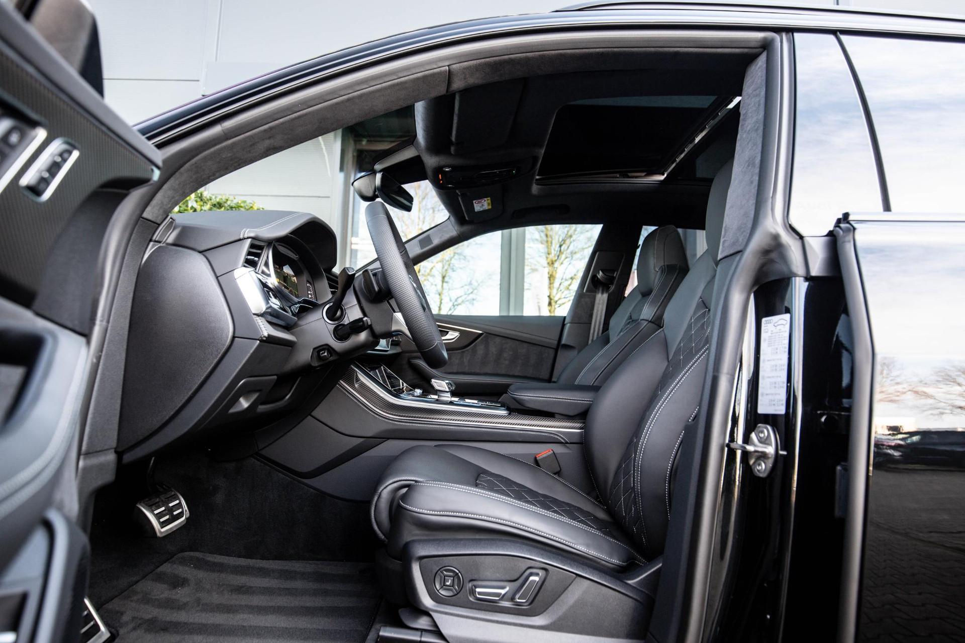 
Audi Q8 60 TFSI e vol									