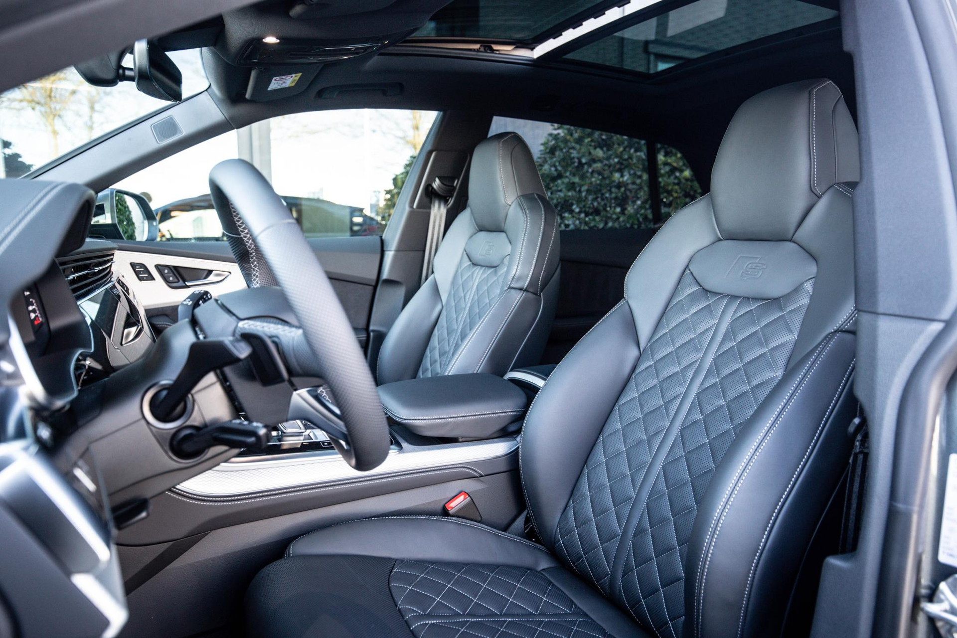 
								Audi Q8 50 TDI quattro Pro Line S vol									