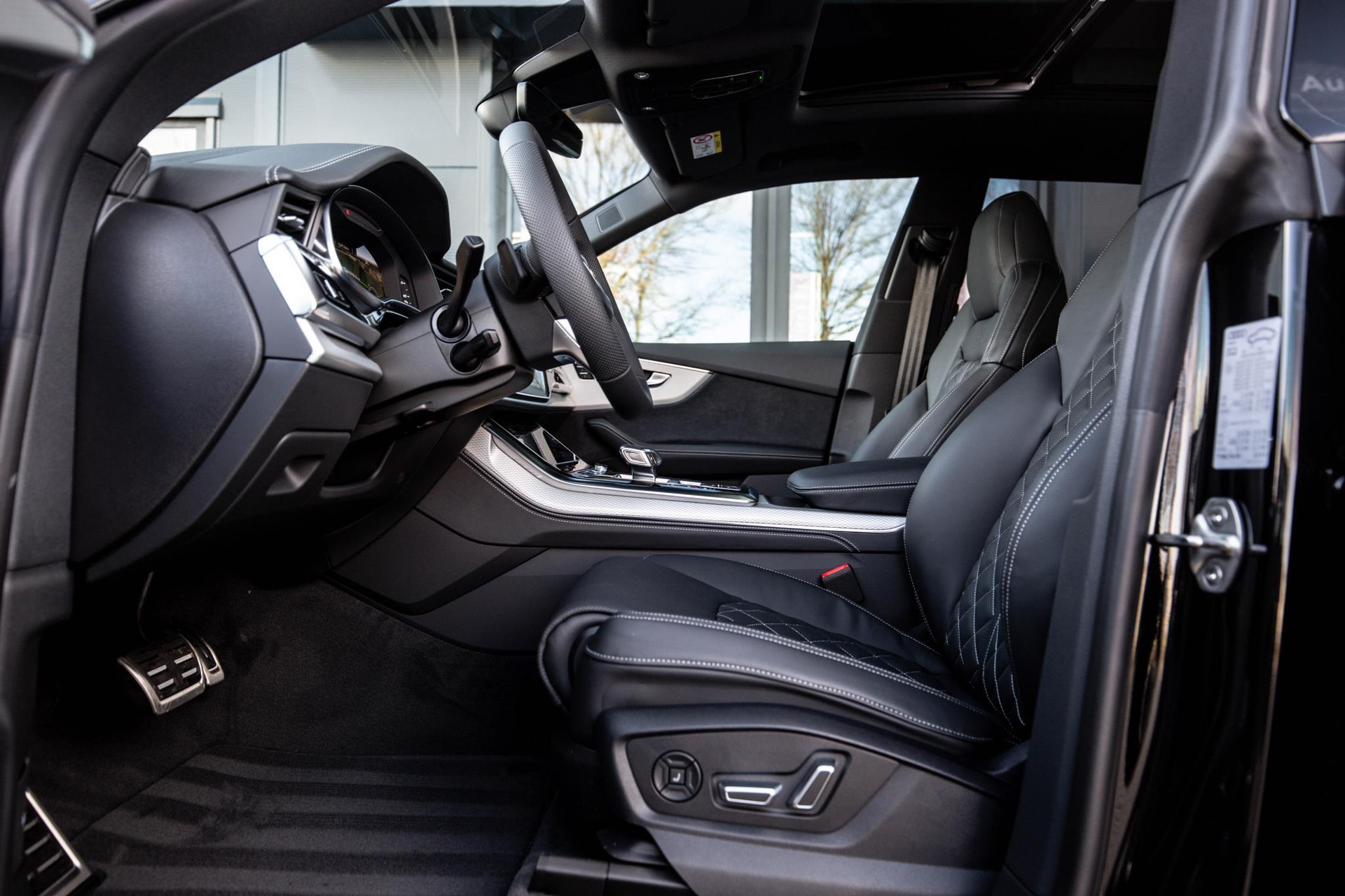 
								Audi Q8 50 TDI quattro Pro Line S vol									