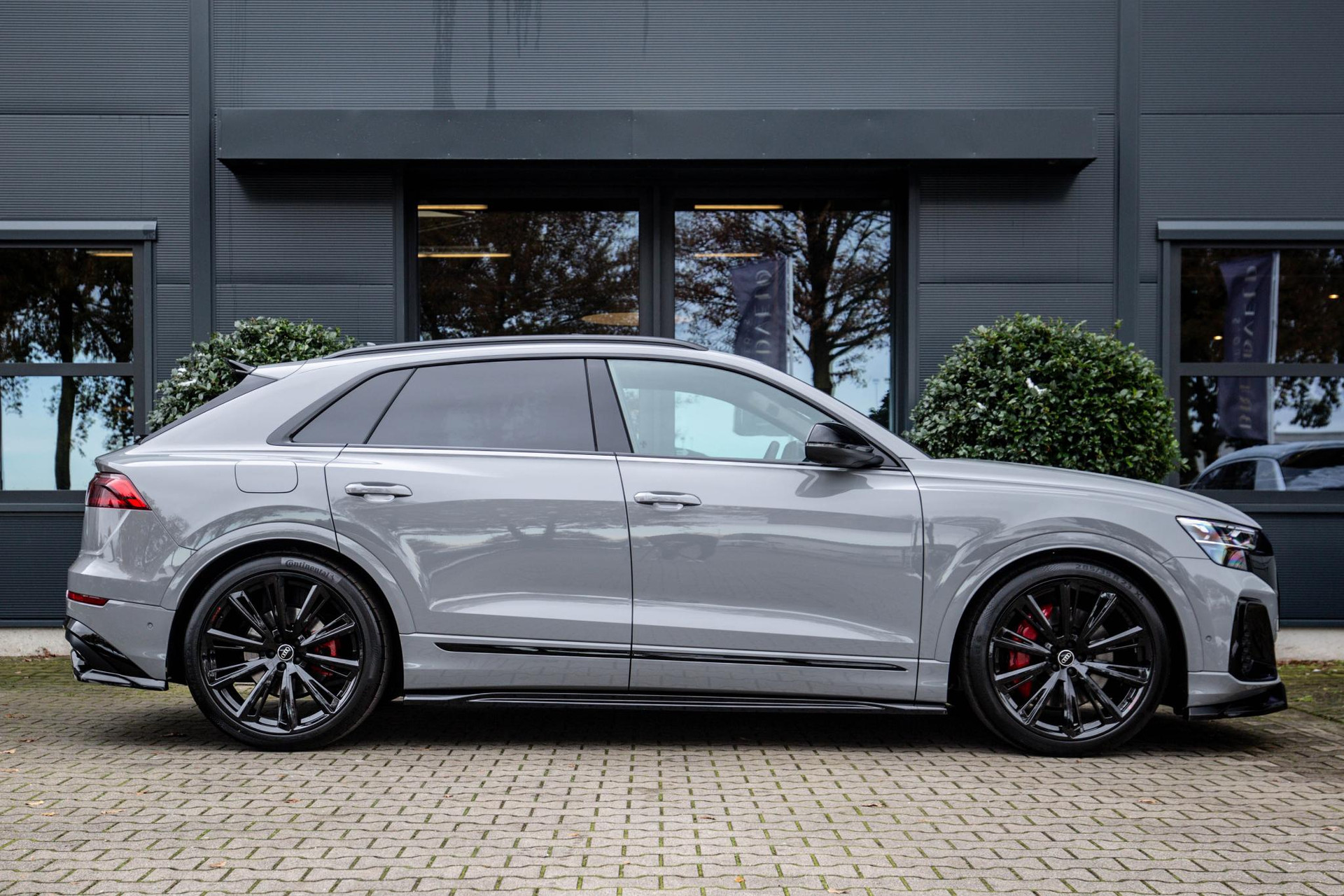 
								Audi Q8 60 TFSI e vol									