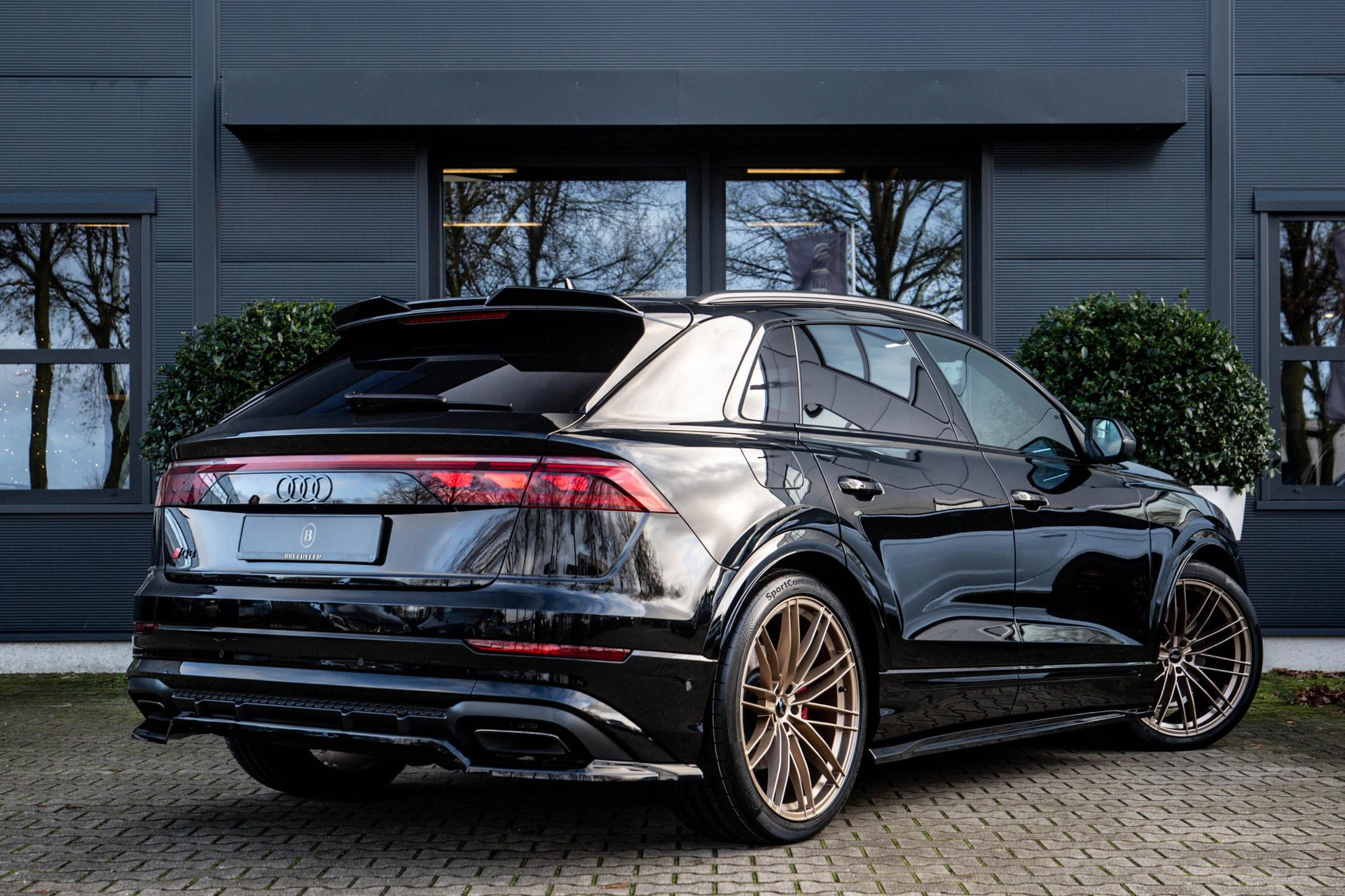 
								Audi Q8 60 TFSI e vol									