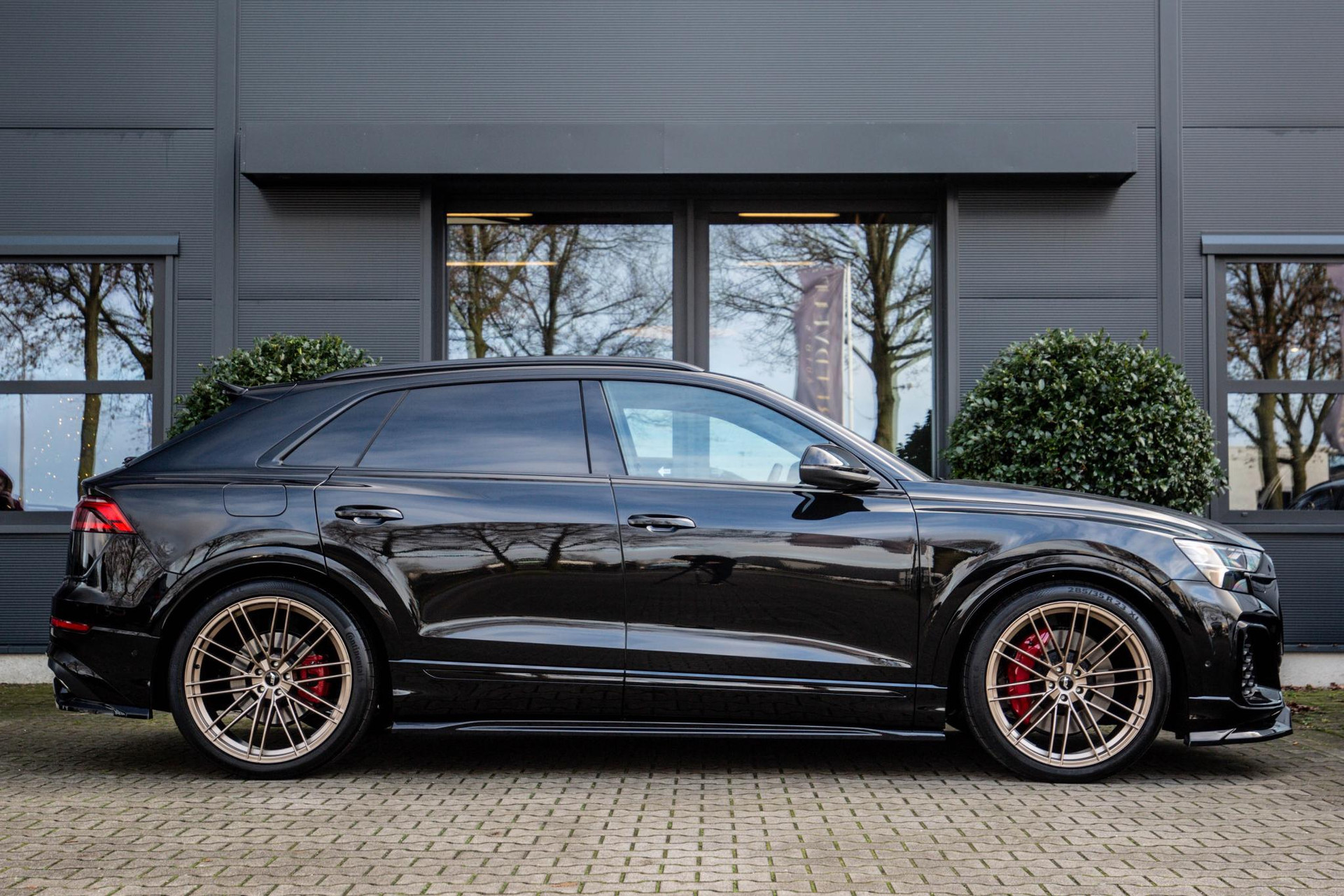 
								Audi Q8 60 TFSI e vol									