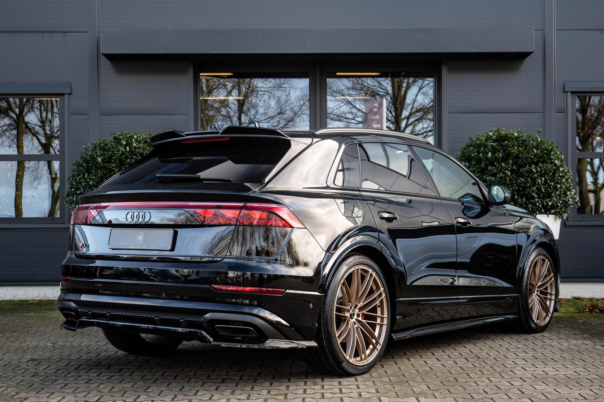 
								Audi Q8 60 TFSI e vol									