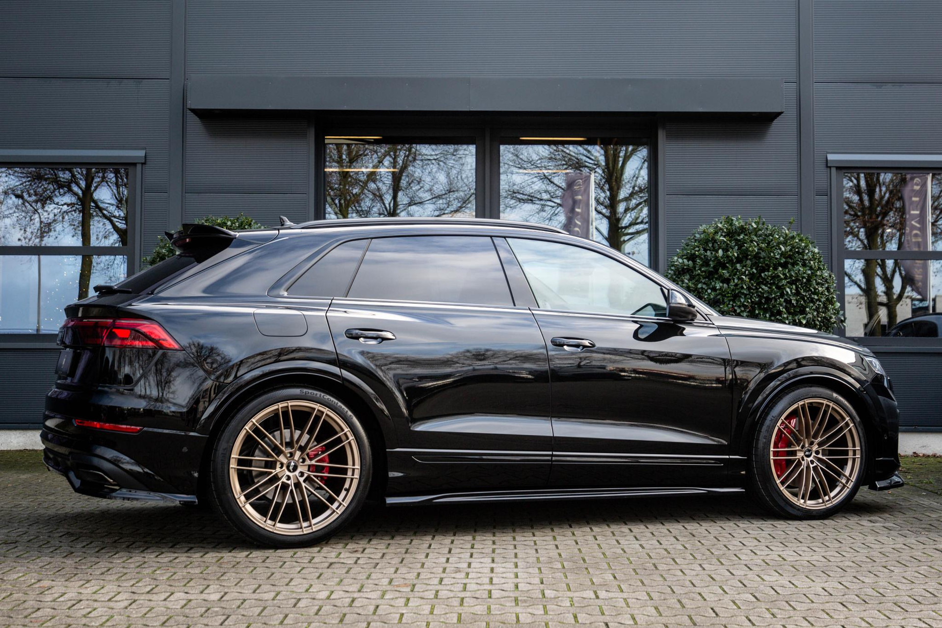 
								Audi Q8 60 TFSI e vol									