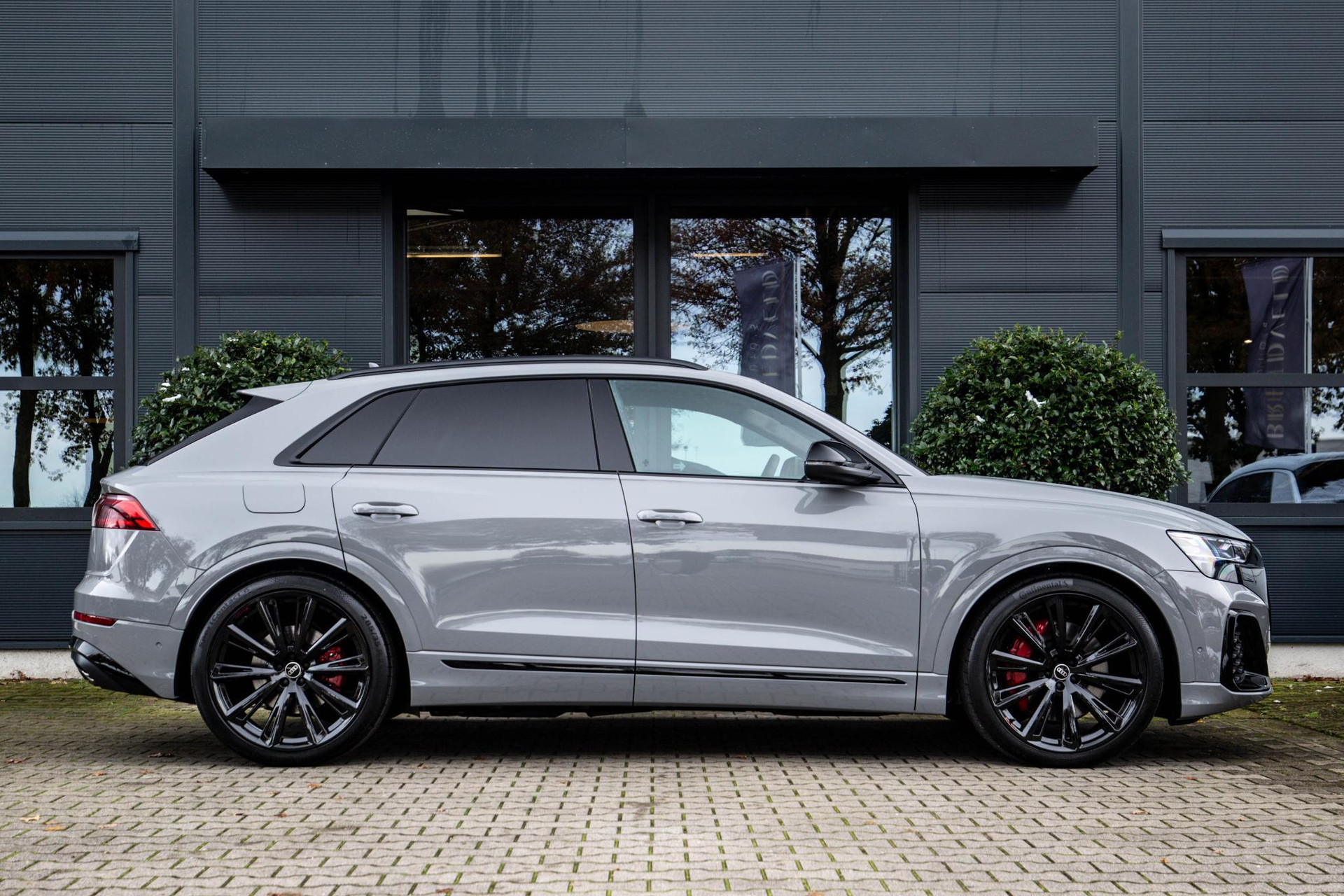 
Audi Q8 60 TFSI e vol									