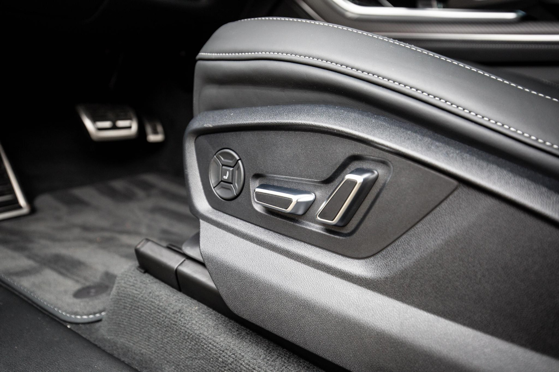 
Audi Q8 60 TFSI e vol									