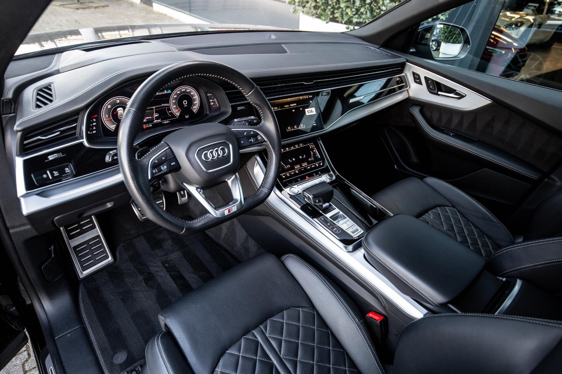 
Audi Q8 50 TDI quattro Pro Line S vol									