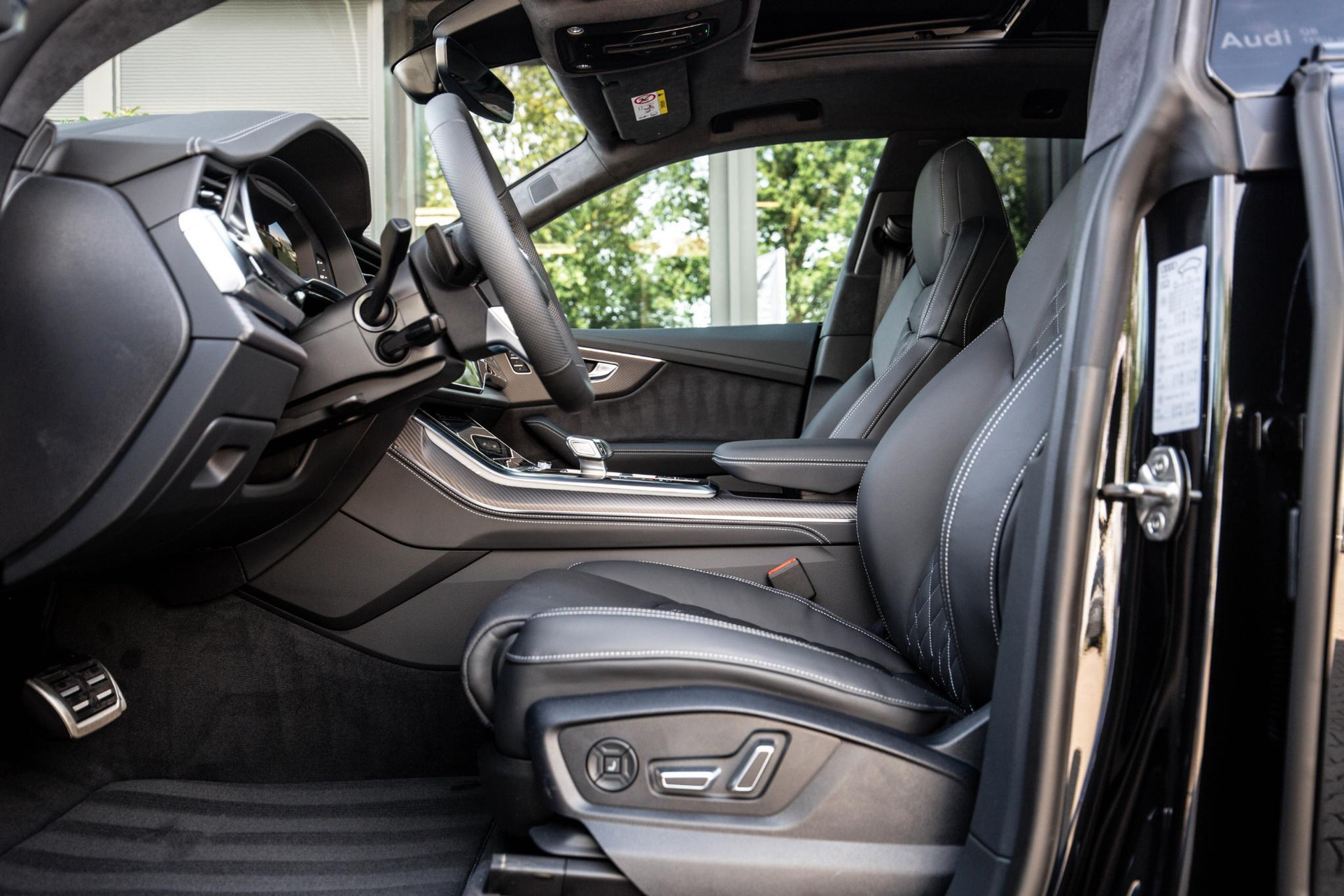 
Audi Q8 60 TFSI e vol									
