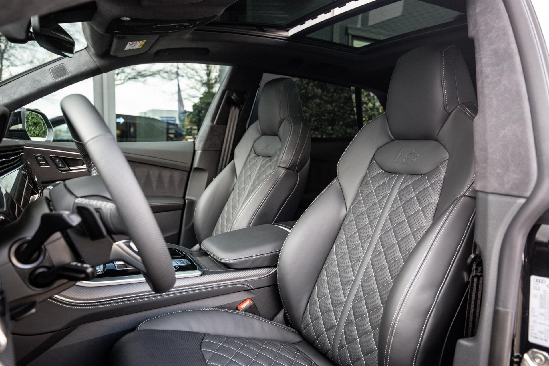 
								Audi Q8 50 TDI quattro Pro Line S vol									