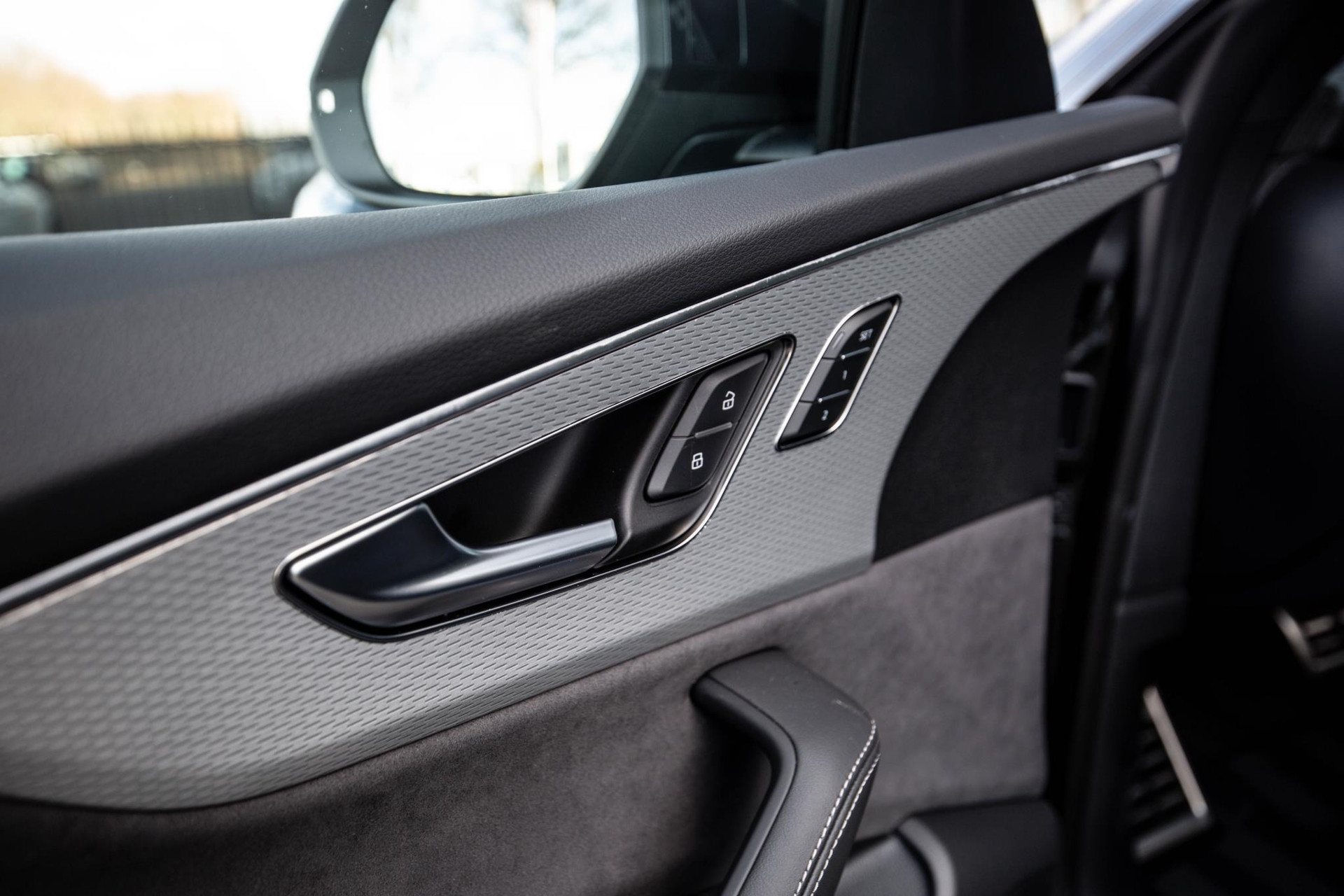 
Audi Q8 50 TDI quattro Pro Line S vol									