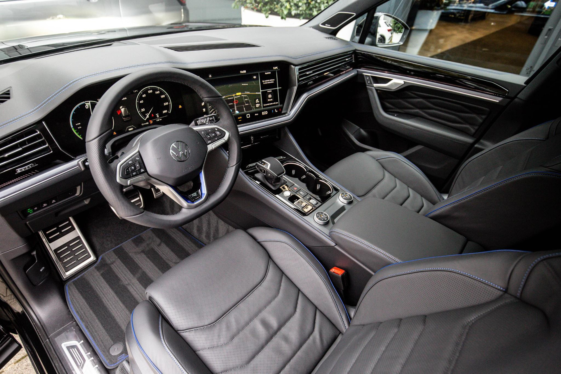 
Volkswagen Touareg 3.0 TSi eHybrid 4MOTION R vol									