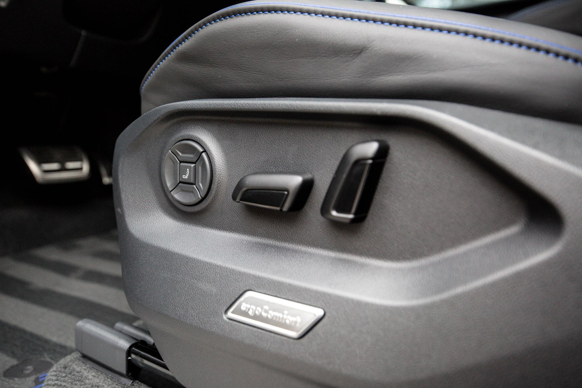 
Volkswagen Touareg 3.0 TSi eHybrid 4MOTION R vol									