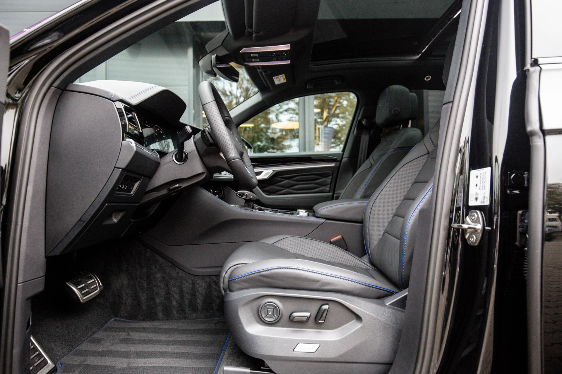 
Volkswagen Touareg 3.0 TSi eHybrid 4MOTION R vol									