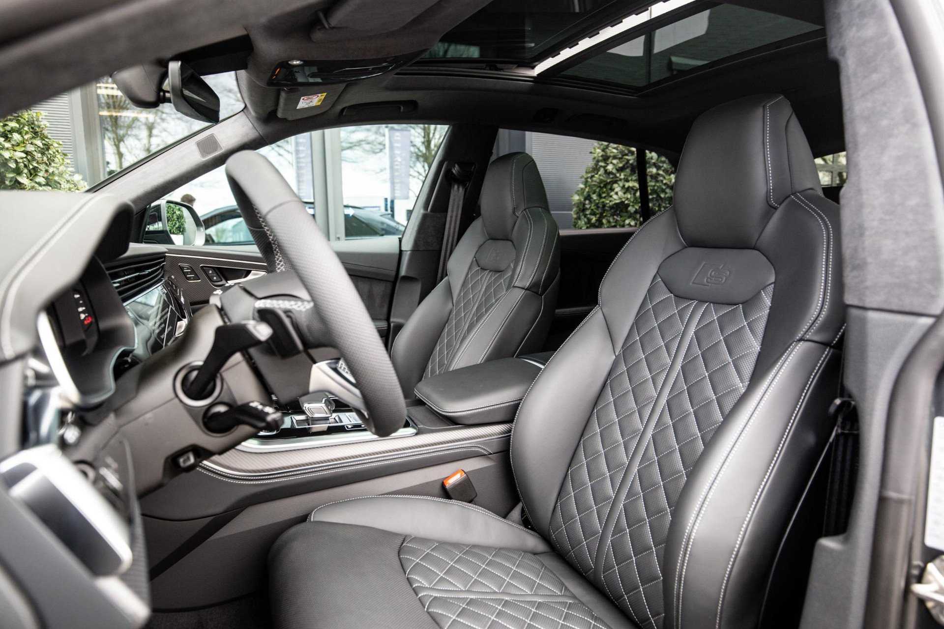 
Audi Q8 60 TFSI e vol									