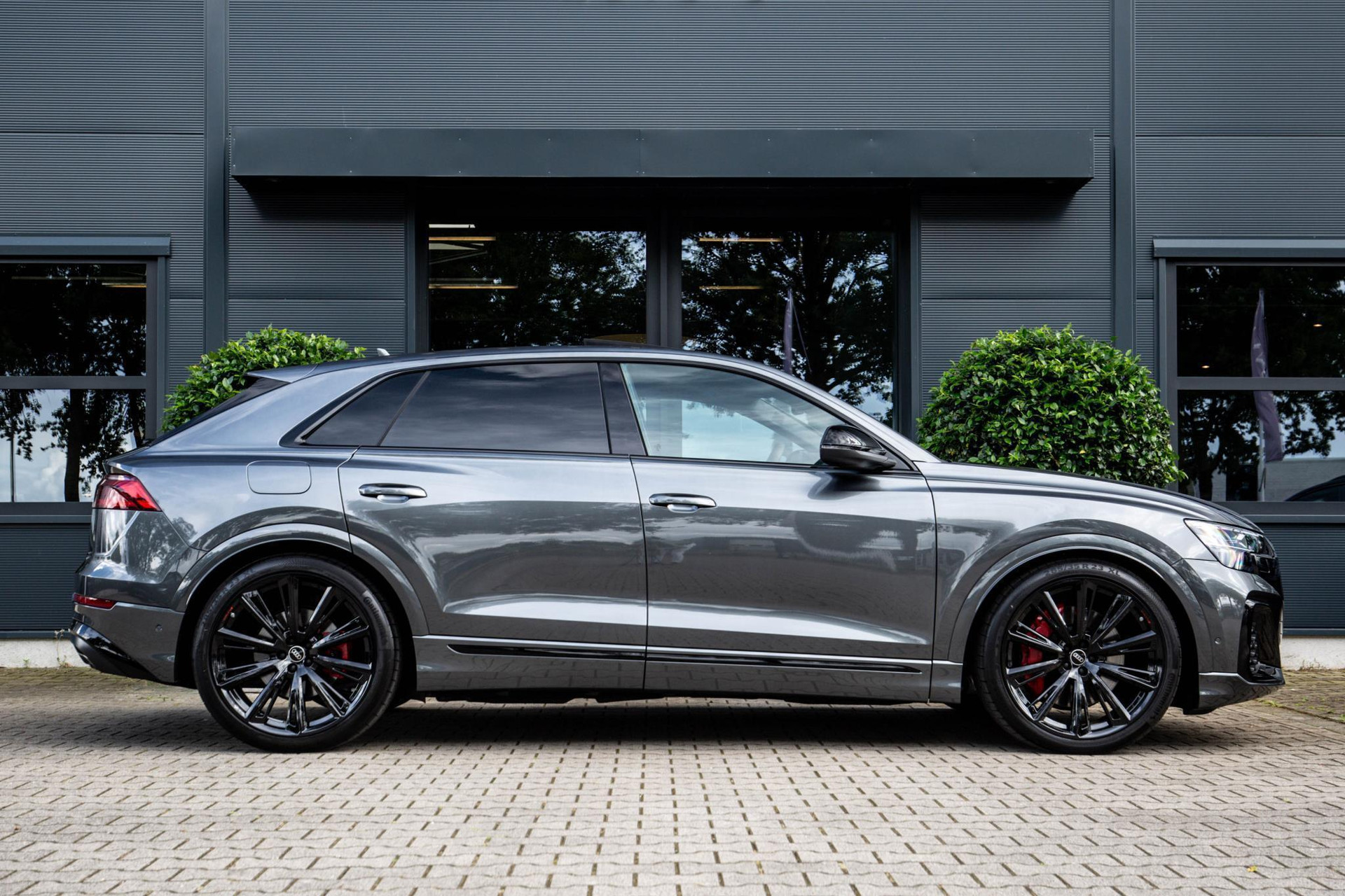 
Audi Q8 60 TFSI e vol									