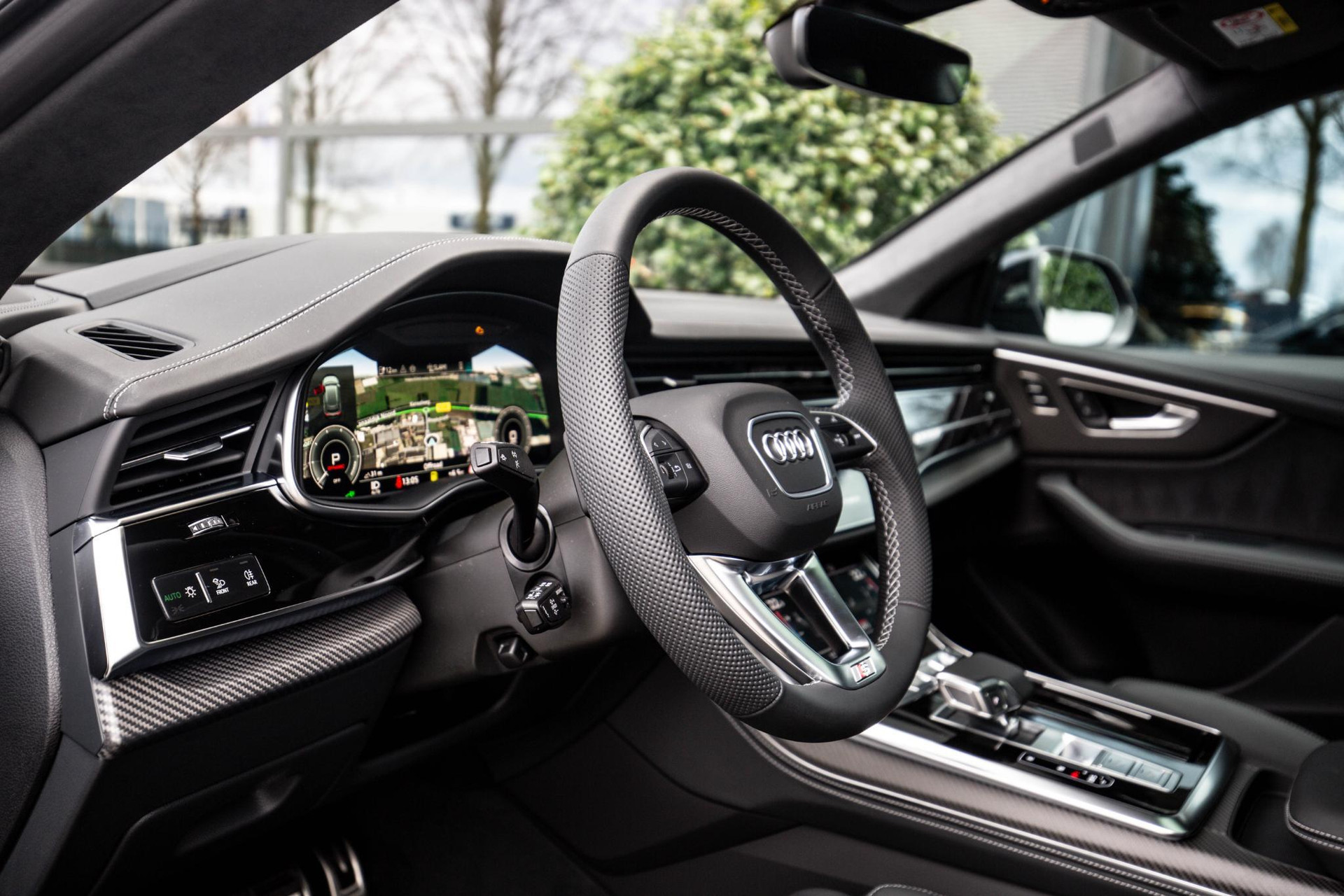 
Audi Q8 60 TFSI e vol									
