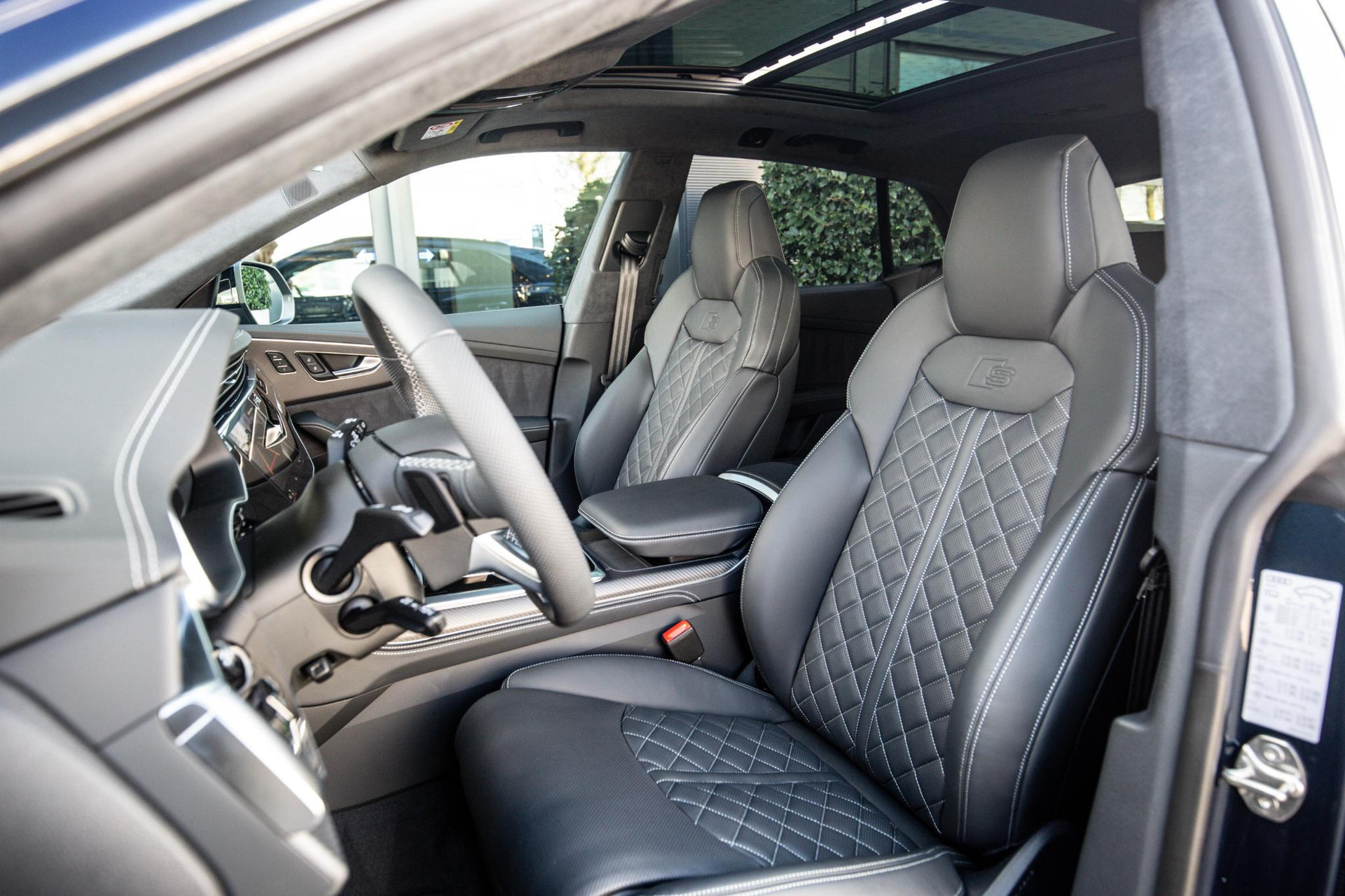 
Audi Q8 60 TFSI e vol									