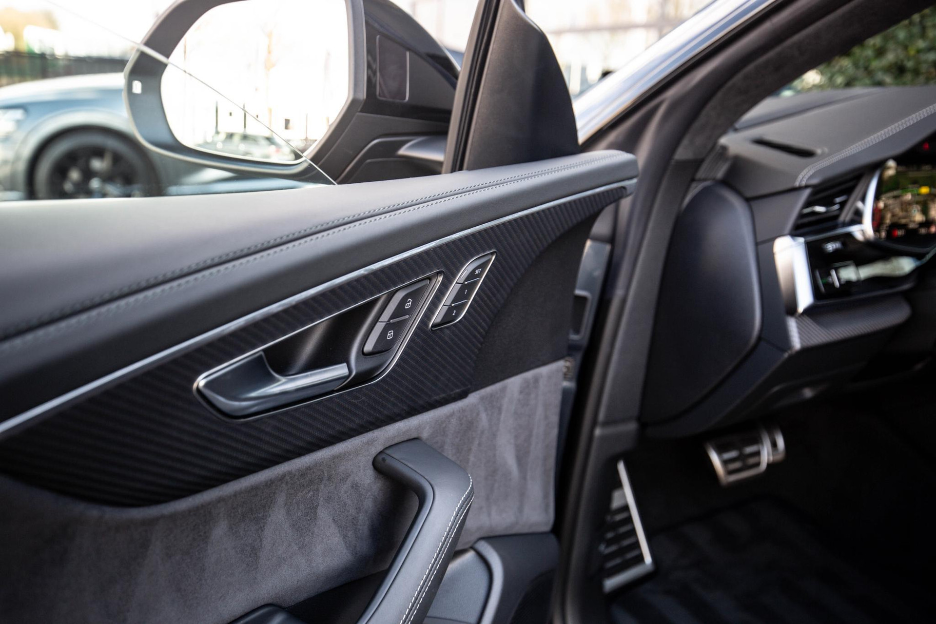 
Audi Q8 60 TFSI e vol									